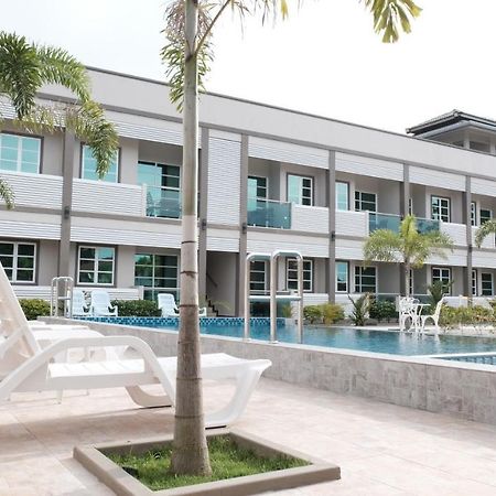 Aneeda Inn Pantai Cenang  Zewnętrze zdjęcie